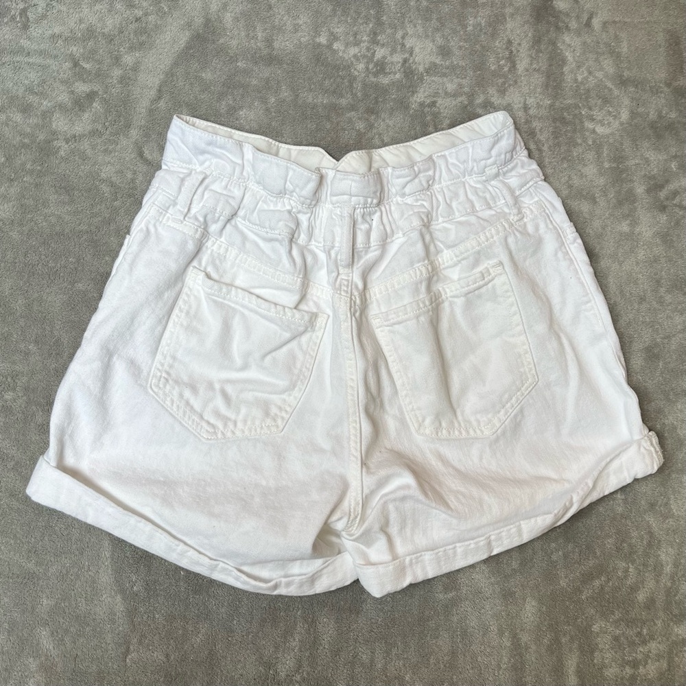 Banana Republic White Paperbag High Rise Denim Cuffed Shorts Size 30/10 - Picture 2 of 5